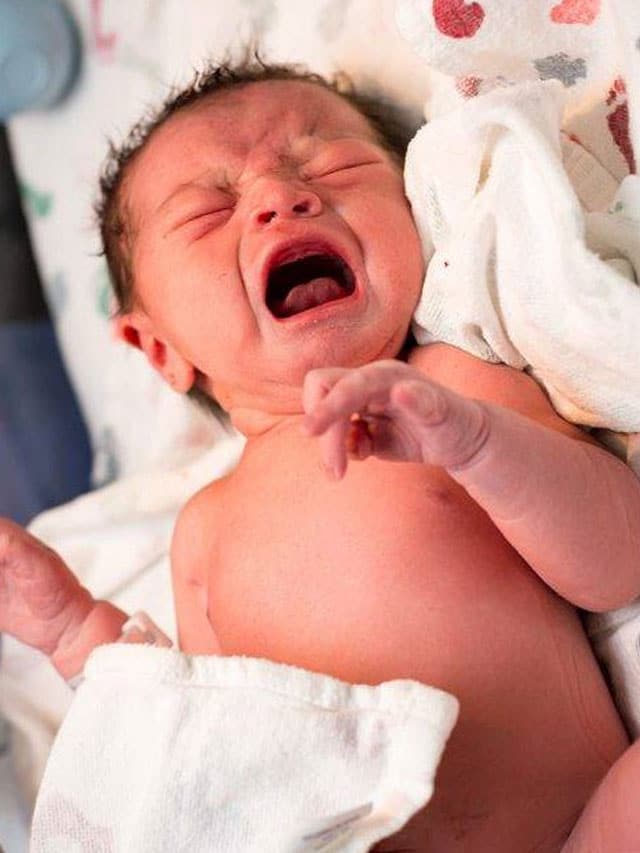 पैदा होने पर बच्चे का रोना क्यों जरूरी होता है?